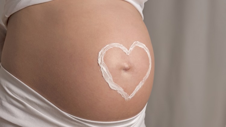 Как предотвратить растяжки во время беременности?